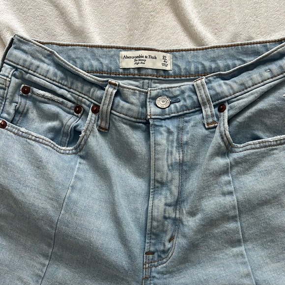 Abercrombie and Fitch jeans - Picture 3 of 4